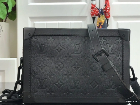 VUITTON LOUIS BOX 0105